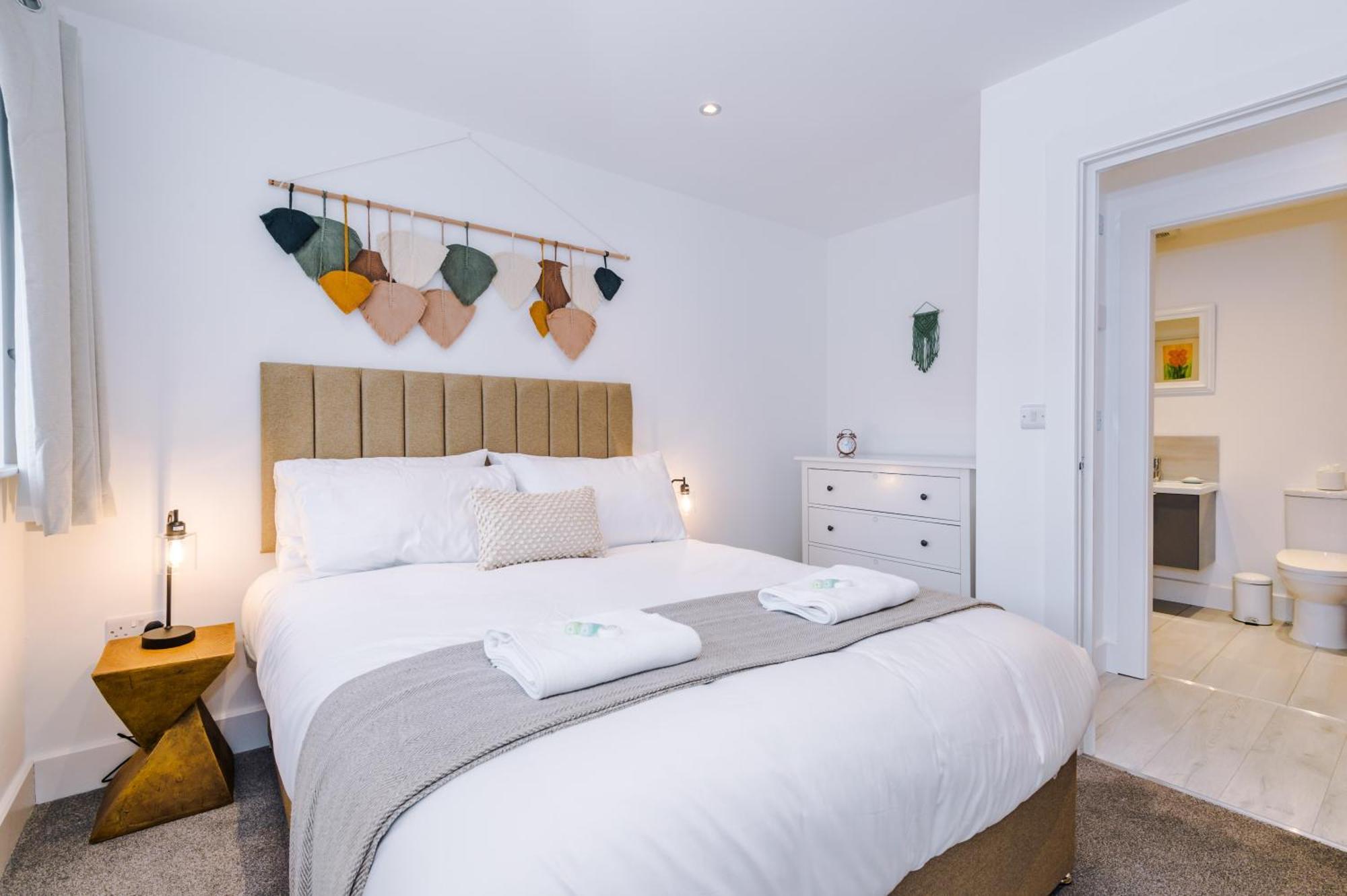 Number 21: A Breathtaking Chester Cottage With Parking Mollington  Экстерьер фото