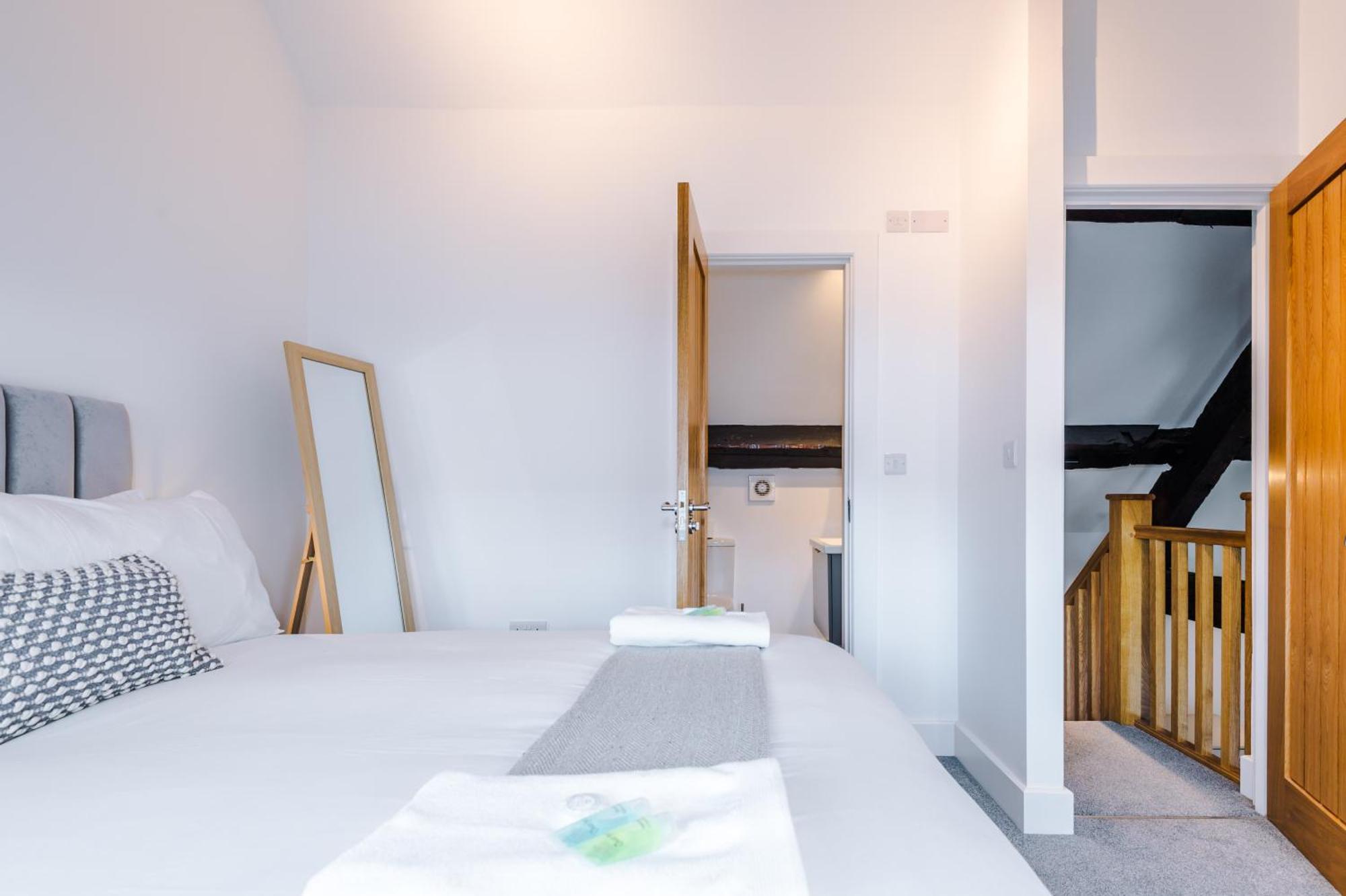 Number 21: A Breathtaking Chester Cottage With Parking Mollington  Экстерьер фото