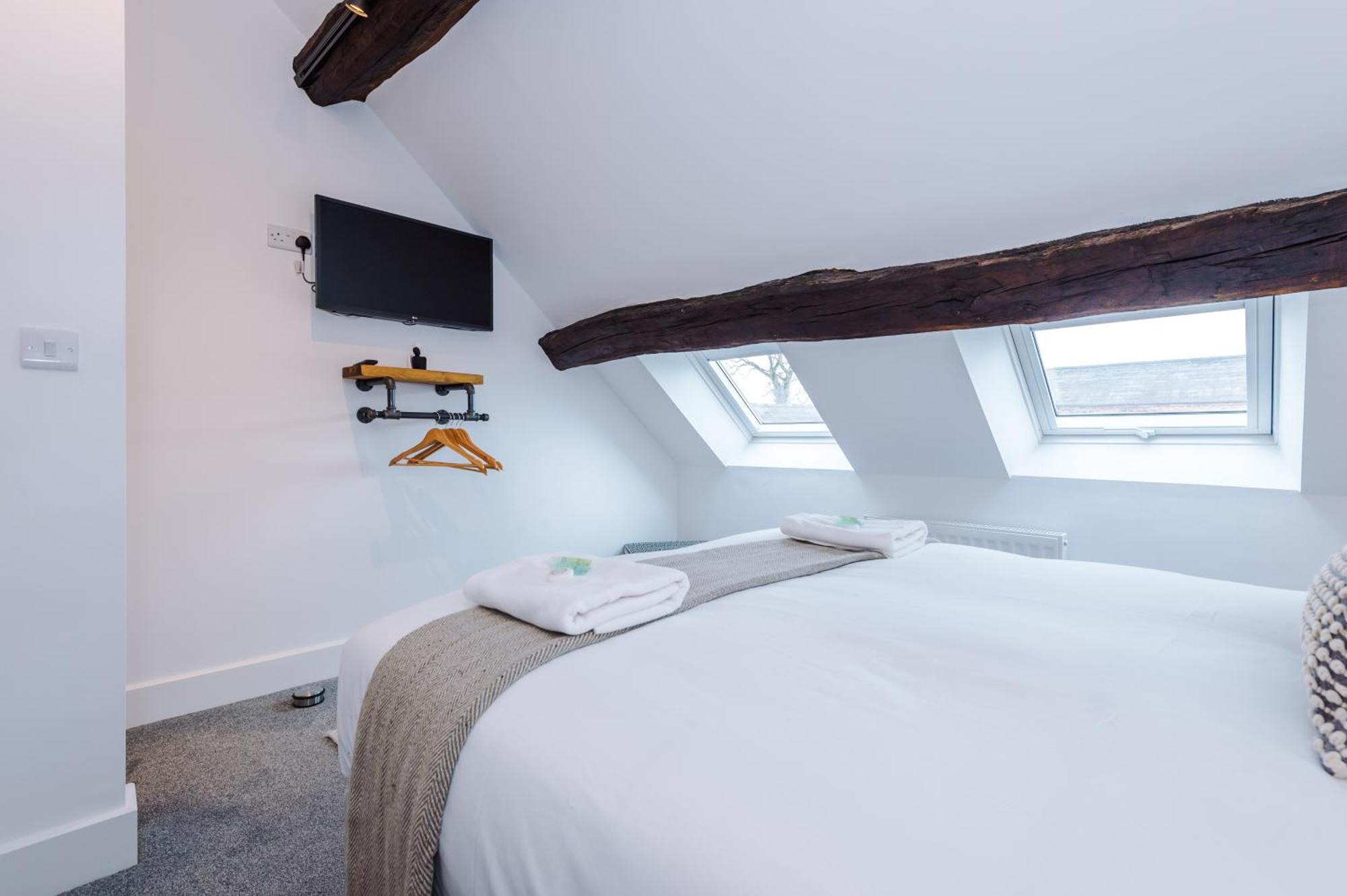Number 21: A Breathtaking Chester Cottage With Parking Mollington  Экстерьер фото